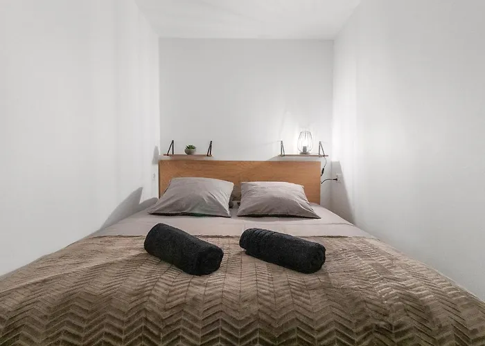 Renove Avec Vue Panoramique Et Sauna דירה