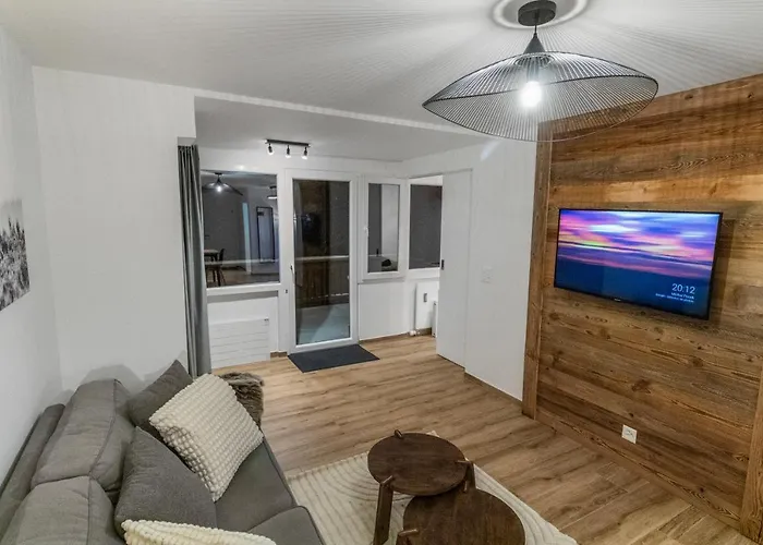 Renove Avec Vue Panoramique Et Sauna דירה *